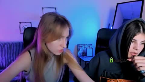 Snapshot of lizzie_boom chatting on October 3, 12:57 pm lizzie_boom online show from October 3, 12:57 pm