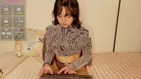 Snapshot of lizzy_dark chatting on October 13, 9:09 am Lizz online show from October 13, 9:09 am