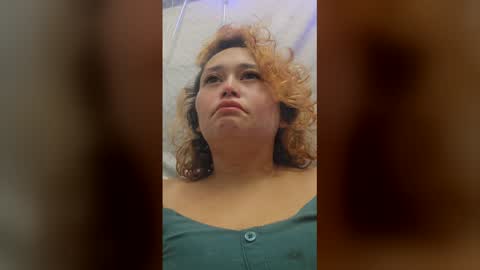 lizzyice8 online show from December 18, 1:22 am