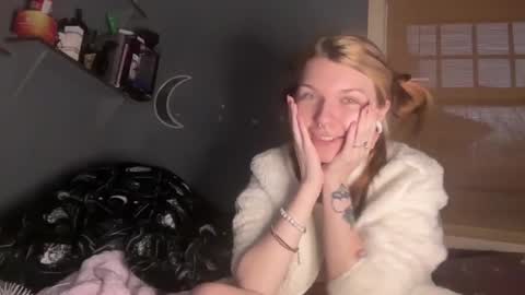 lizzybunny online show from January 17, 4:47 pm