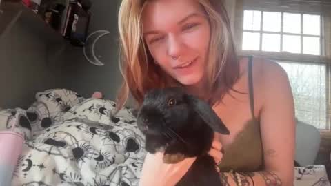 lizzybunny online show from January 27, 2:13 pm