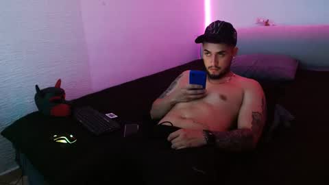 lliamm 2 online show from January 26, 6:58 pm