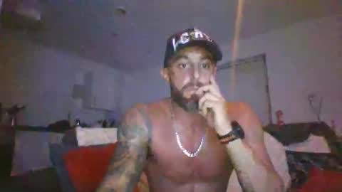 Snapshot of llleeeooonnn69 chatting on October 3, 10:40 pm Leon online show from October 3, 10:40 pm