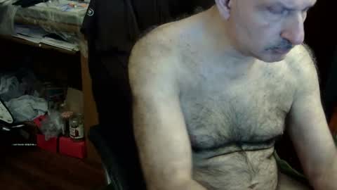 Snapshot of loades182025 chatting on October 5, 7:17 am loades182025 online show from October 5, 7:17 am