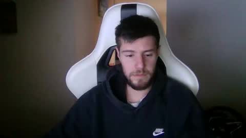 lobo online show from December 1, 12:54 pm