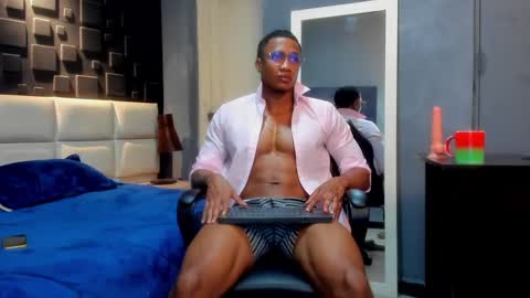 Snapshot of logan_varela chatting on December 27, 12:45 pm logan_varela online show from December 27, 12:45 pm