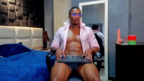 Snapshot of logan_varela chatting on December 27, 3:48 pm logan_varela online show from December 27, 3:48 pm