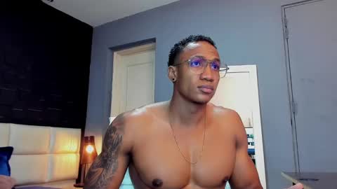 Snapshot of logan_varela chatting on January 2, 10:22 pm logan_varela online show from January 2, 10:22 pm