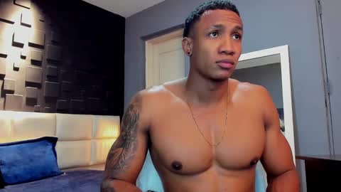 Snapshot of logan_varela chatting on January 3, 9:05 pm logan_varela online show from January 3, 9:05 pm