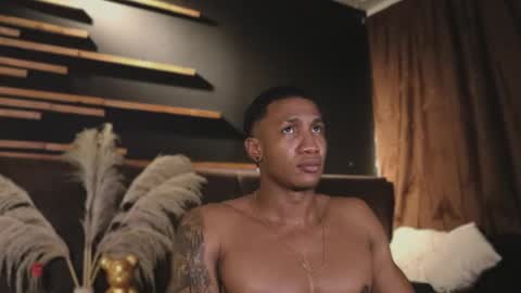 Snapshot of logan_varela chatting on January 22, 4:55 pm logan_varela online show from January 22, 4:55 pm