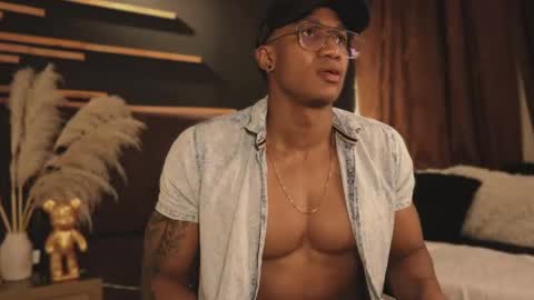 Snapshot of logan_varela chatting on January 23, 11:47 pm logan_varela online show from January 23, 11:47 pm