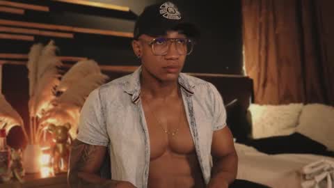 Snapshot of logan_varela chatting on January 24, 3:02 pm logan_varela online show from January 24, 3:02 pm