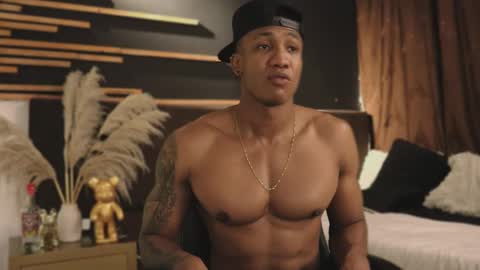 Snapshot of logan_varela chatting on January 25, 1:43 am logan_varela online show from January 25, 1:43 am