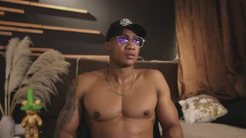 Snapshot of logan_varela chatting on January 30, 1:22 am logan_varela online show from January 30, 1:22 am