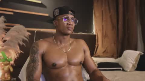 Snapshot of logan_varela chatting on January 31, 1:43 am logan_varela online show from January 31, 1:43 am