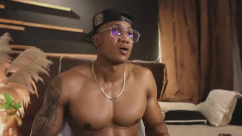 Snapshot of logan_varela chatting on January 31, 4:47 am logan_varela online show from January 31, 4:47 am