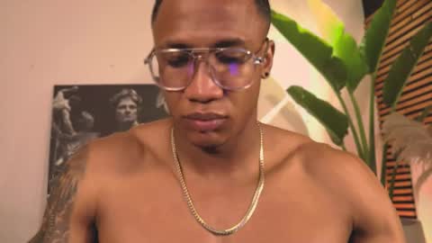 Snapshot of logan_varela chatting on February 3, 10:25 am logan_varela online show from February 3, 10:25 am