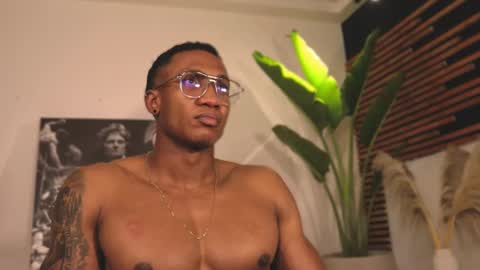 Snapshot of logan_varela chatting on February 4, 5:31 am logan_varela online show from February 4, 5:31 am