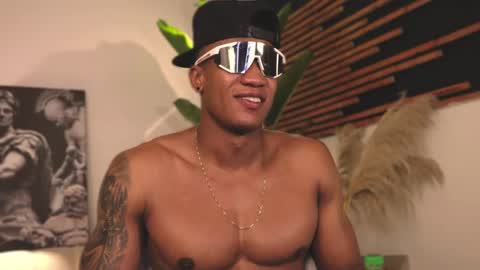 Snapshot of logan_varela chatting on February 5, 1:15 am logan_varela online show from February 5, 1:15 am