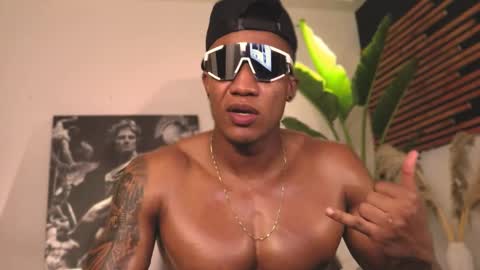 Snapshot of logan_varela chatting on February 5, 7:18 am logan_varela online show from February 5, 7:18 am