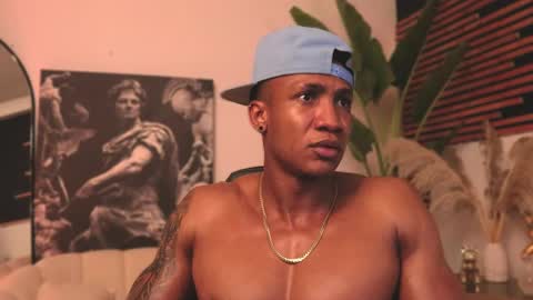 Snapshot of logan_varela chatting on February 14, 3:11 am logan_varela online show from February 14, 3:11 am