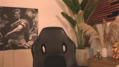 Snapshot of logan_varela chatting on February 15, 12:22 pm logan_varela online show from February 15, 12:22 pm