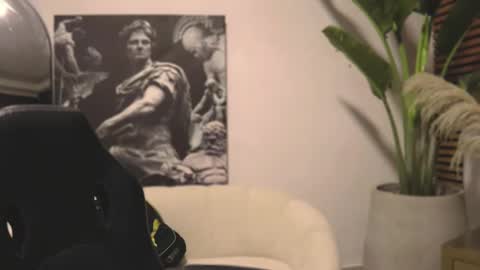 Snapshot of logan_varela chatting on February 16, 4:42 pm logan_varela online show from February 16, 4:42 pm