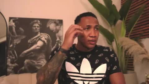 Snapshot of logan_varela chatting on February 18, 12:48 am logan_varela online show from February 18, 12:48 am