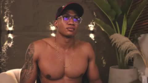 Snapshot of logan_varela chatting on February 18, 11:41 pm logan_varela online show from February 18, 11:41 pm