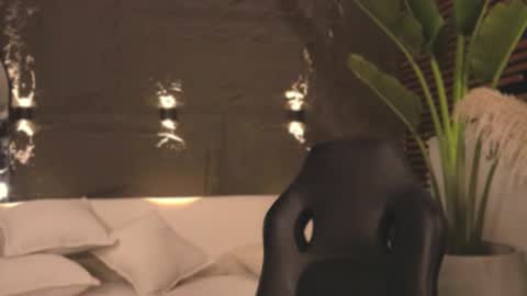 Snapshot of logan_varela chatting on February 22, 2:28 am logan_varela online show from February 22, 2:28 am