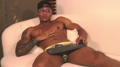 Snapshot of logan_varela chatting on February 28, 3:04 am logan_varela online show from February 28, 3:04 am