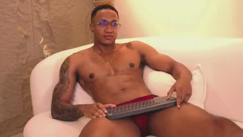 Snapshot of logan_varela chatting on March 4, 2:27 am logan_varela online show from March 4, 2:27 am