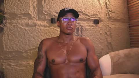 Snapshot of logan_varela chatting on March 12, 10:39 pm logan_varela online show from March 12, 10:39 pm