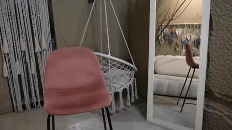 Snapshot of logan_varela chatting on September 13, 12:05 pm logan_varela online show from September 13, 12:05 pm