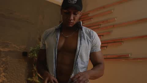 Snapshot of logan_varela chatting on October 11, 12:32 am logan_varela online show from October 11, 12:32 am