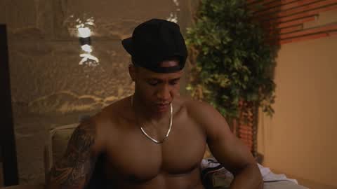 Snapshot of logan_varela chatting on November 6, 1:45 pm logan_varela online show from November 6, 1:45 pm