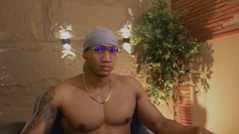 Snapshot of logan_varela chatting on November 12, 12:16 pm logan_varela online show from November 12, 12:16 pm