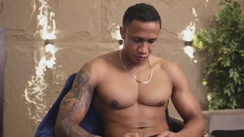 Snapshot of logan_varela chatting on December 17, 1:17 pm logan_varela online show from December 17, 1:17 pm