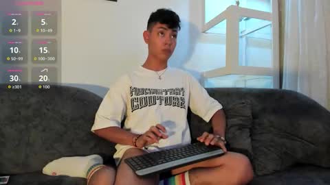 logantwink18 online show from September 13, 7:57 pm