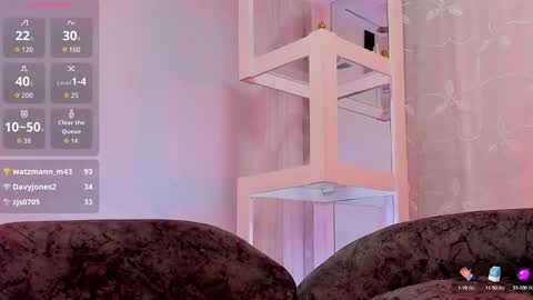 logantwink18 online show from September 15, 11:54 am