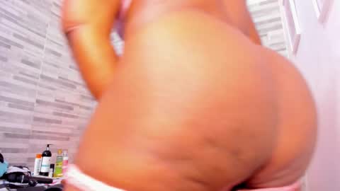 Lola online show from February 21, 2:27 pm