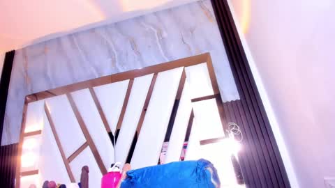 Lola online show from September 10, 11:32 am