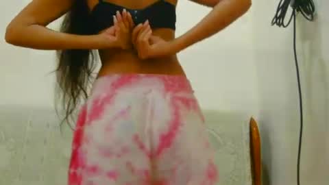 lolaa online show from December 29, 8:00 am