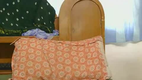 lolaa online show from September 29, 4:50 am