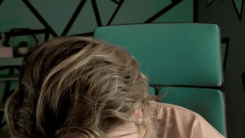 Snapshot of lolaasmus chatting on December 14, 4:52 pm I consider myself the god Loki but life just calls me LOL online show from December 14, 4:52 pm