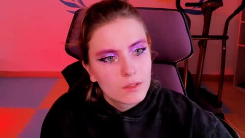 Snapshot of lolaasmus chatting on December 15, 8:19 am I consider myself the god Loki but life just calls me LOL online show from December 15, 8:19 am