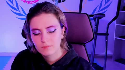 Snapshot of lolaasmus chatting on December 15, 11:23 am I consider myself the god Loki but life just calls me LOL online show from December 15, 11:23 am