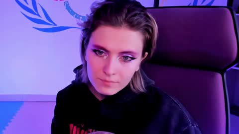 Snapshot of lolaasmus chatting on December 15, 2:27 pm I consider myself the god Loki but life just calls me LOL online show from December 15, 2:27 pm