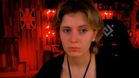 Snapshot of lolaasmus chatting on December 17, 5:40 am I consider myself the god Loki but life just calls me LOL online show from December 17, 5:40 am