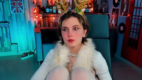 Snapshot of lolaasmus chatting on December 20, 11:32 am I consider myself the god Loki but life just calls me LOL online show from December 20, 11:32 am